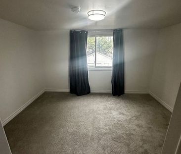 For Lease - 6564 Level Avenue, Niagara Falls, Ontario - Photo 4