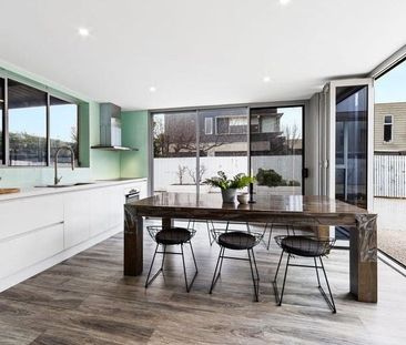 Stunning Family Residence With the Ultimate "Wow" Factor - Photo 4