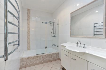 Charismatic Three Bedroom Home in Sought-After Street - Photo 5