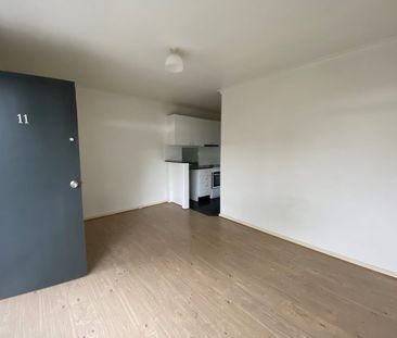 11/95-97 Summerhill Road, Footscray, Vic 3011 - Photo 1