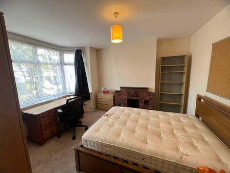 Burgess Road, SO16 - Photo 4