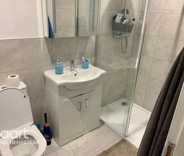 1 bedroom in a house share to rent - Photo 2