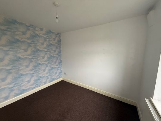 3 Bed Semi-Detached House, Lawn Avenue, LE4 - Photo 1