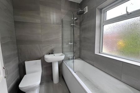 Milton Avenue - Photo 5