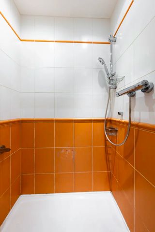 Prostorný byt 1+1 s lodžií, 40 m - Photo 4