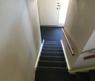 Charming 3BR Home with Garden & Deck! - Photo 4