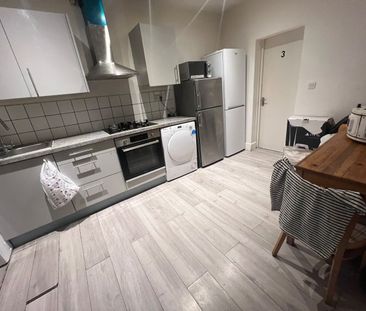 Room in a Shared House, London, N17 - Photo 3