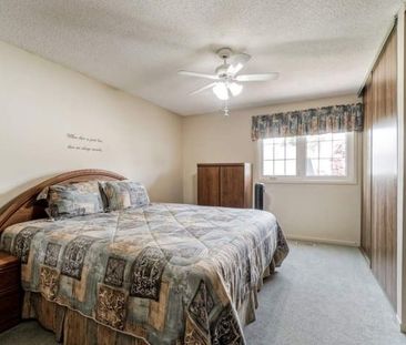 For Lease - 4 Astoreville Square, Brampton, Ontario - Photo 6