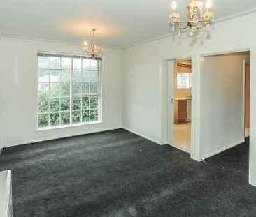 Spacious & Light-Filled 3-Bedroom Unit in Quiet Surrey Hills Location - Photo 4