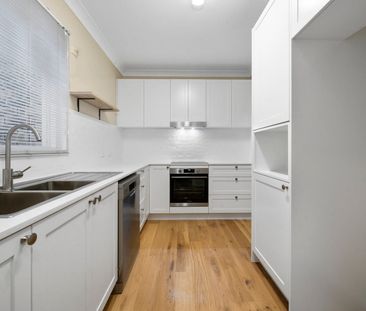 Modern & Elevated Ground Floor Apartment - Photo 1