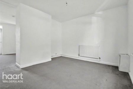 2 bedroom terraced house to rent - Photo 2