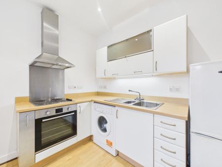 1 bedroom flat to rent - Photo 2
