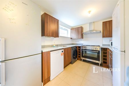 1 bedroom house to rent Aviation Avenue, Hatfield, Hertfordshire, AL10 - Photo 2