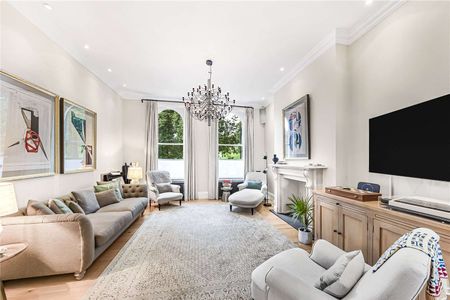 Located in the heart of Primrose Hill is this large and beautifully presented split-level three bedroom apartment. - Photo 3