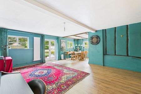 5 Bedroom - Photo 4