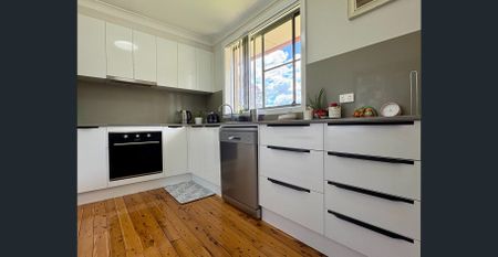 HILLVUE - Renovated 3 Bedroom Home - Photo 2