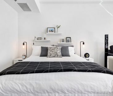 Spectacular north west facing unfurnished studio - Photo 2