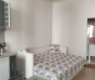 NIMES ECUSSON - IDEAL ÉTUDIANT MEUBLÉ 20 .48M² M2 PROCHE ESPLANADE ... - Photo 2