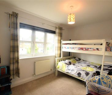 3 bedroom end of terrace house to rent - Photo 2