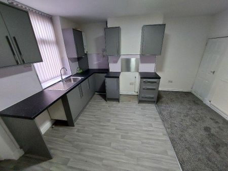 2 bedroom terraced house to rent - Photo 2