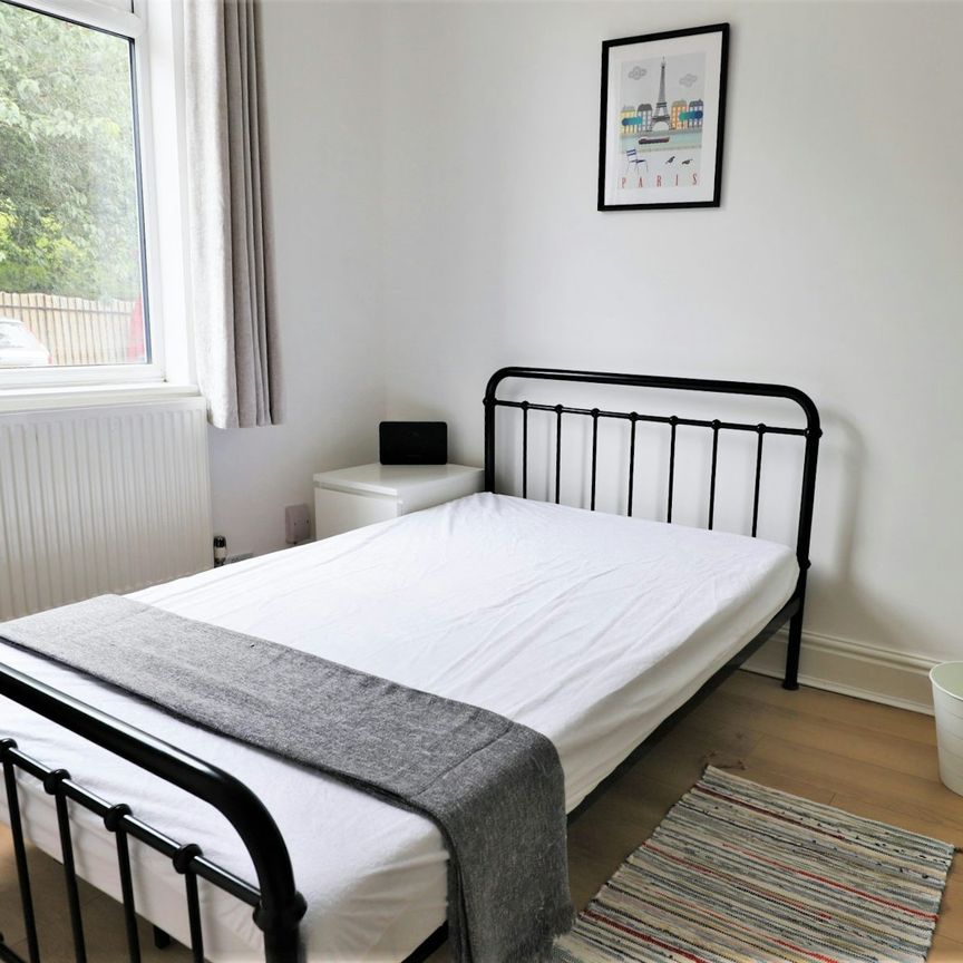 Terraced House to rent on - Photo 1
