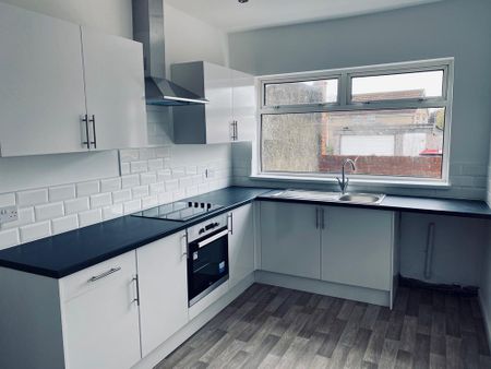 3 bedroom terraced house to rent - Photo 5