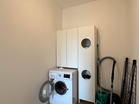 Prachtig, volledig gerenoveerd appartement op toplocatie. - Photo 2