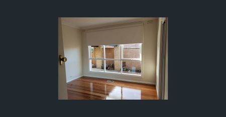 Spacious Family Home in Prime Brentwood School Zone - Photo 2