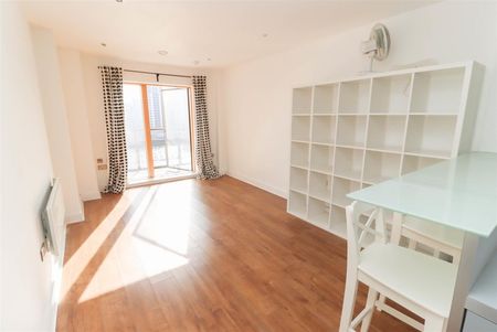 2 Bedroom Flat - Fourth Floor - Photo 4