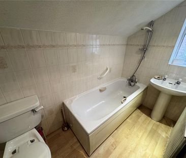 3 bedroom semi-detached house to rent - Photo 4