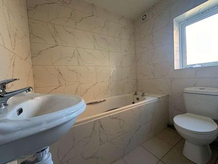 Alton Street, Crewe, CW2 - Photo 2