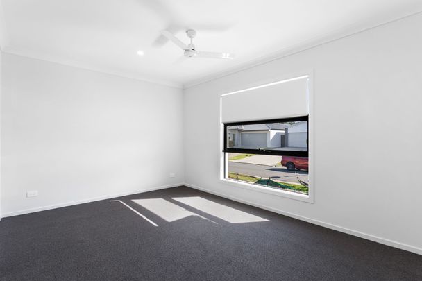 Near New, Modern Home! - Photo 1