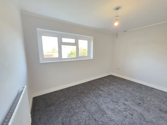 Three bed semi detached - Photo 1