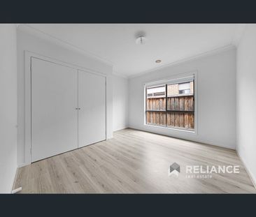 31 Grassbird Drive, Point Cook, Vic 3030 - Photo 4