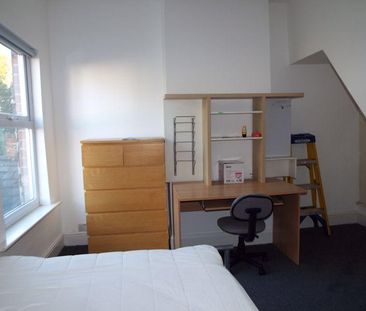 4 bedroom terraced house to rent - Photo 3