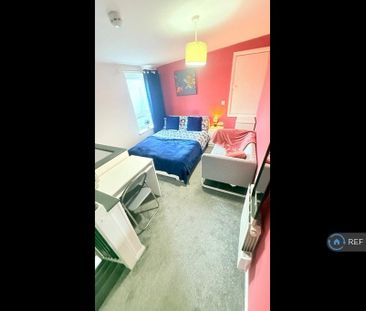 1 bedroom in a house share to rent - Photo 3