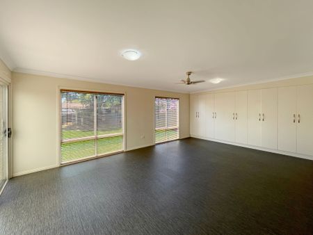 Spacious & Quiet in East Dubbo - Photo 3