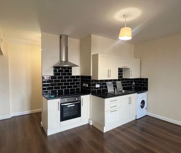 Studio Flat, Karnac Road, LS8 - Photo 1