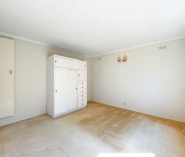 SPACIOUS FAMILY HOME WITH SPECTACULAR VIEWS - Photo 3