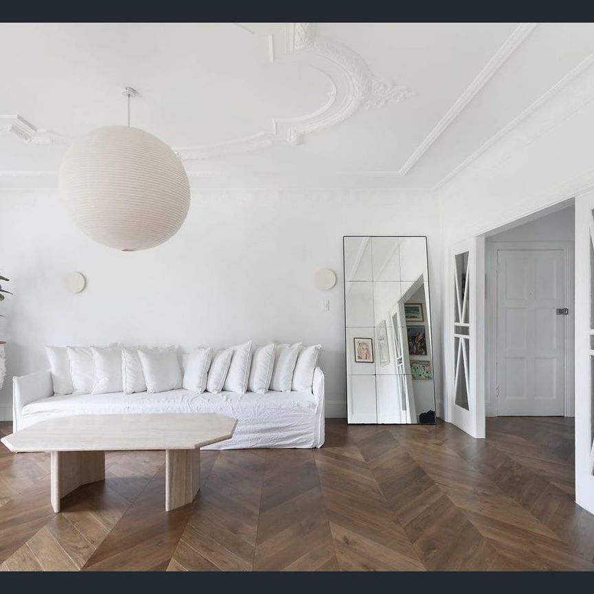 Grand apartment full of character with LUG just footsteps to Redleaf pool, with easy harbour access & walk to Double Bay - Photo 1