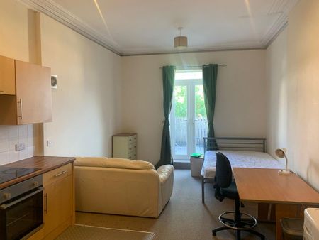 Studio to rent - Photo 3