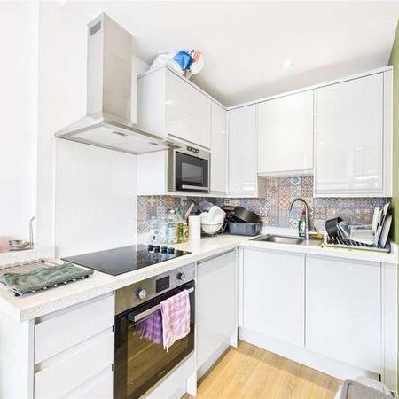 Victoria Road, Farnborough, Hampshire, GU14 - Photo 3