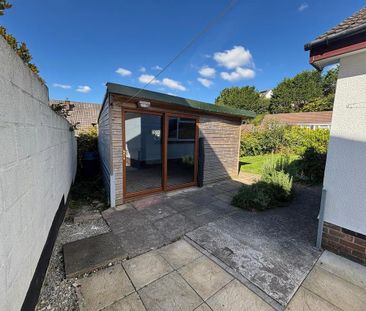 5 bedroom bungalow to rent - Photo 3