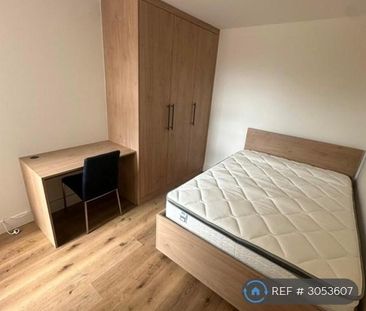 1 bedroom in a house share to rent - Photo 4
