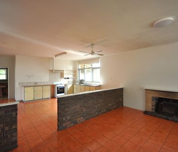 COTTAGE IN PRIME LOCATION - Photo 4