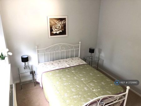 2 bedroom flat to rent - Photo 5