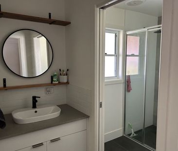 8 Maple Road, Sandy Beach - Photo 4