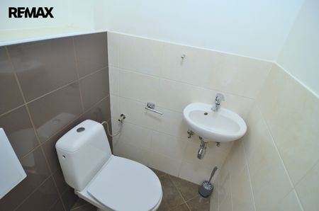 Pronájem bytu 2+1 v osobním vlastnictví 78 m², Praha 8 - Libeň - Fotografie 3