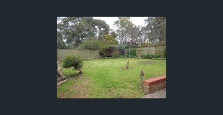 Lovely 3 Bedroom Villa Located in a Highly Sought After Area - Photo 3