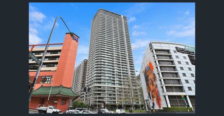 Luxurious Urban Living in the Heart of Haymarket! - Photo 2